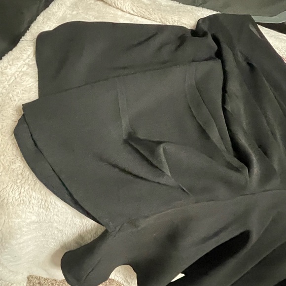 Cavendars lux Rayon flutter blouse - Picture 4 of 6